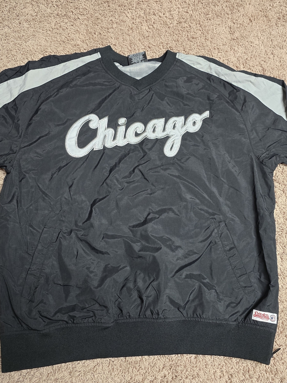 Chicago White Sox Pullover Jacket in Black & Gray, X-large